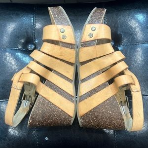 Blowfish Wedge Sandals "Herz" tan in color women's Size 7.5 Excellent Condition